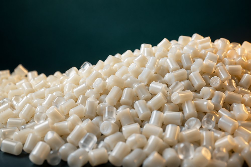 Illustrative ivory polymer granules in a studio composition